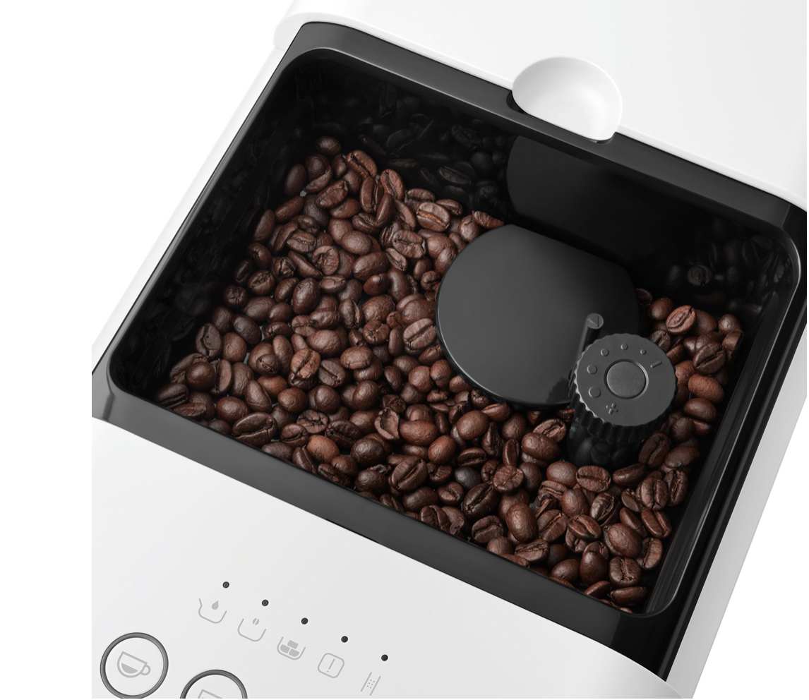 Smeg Kaffeevollautomat BCC02 mit Milchlanze Matt weiß